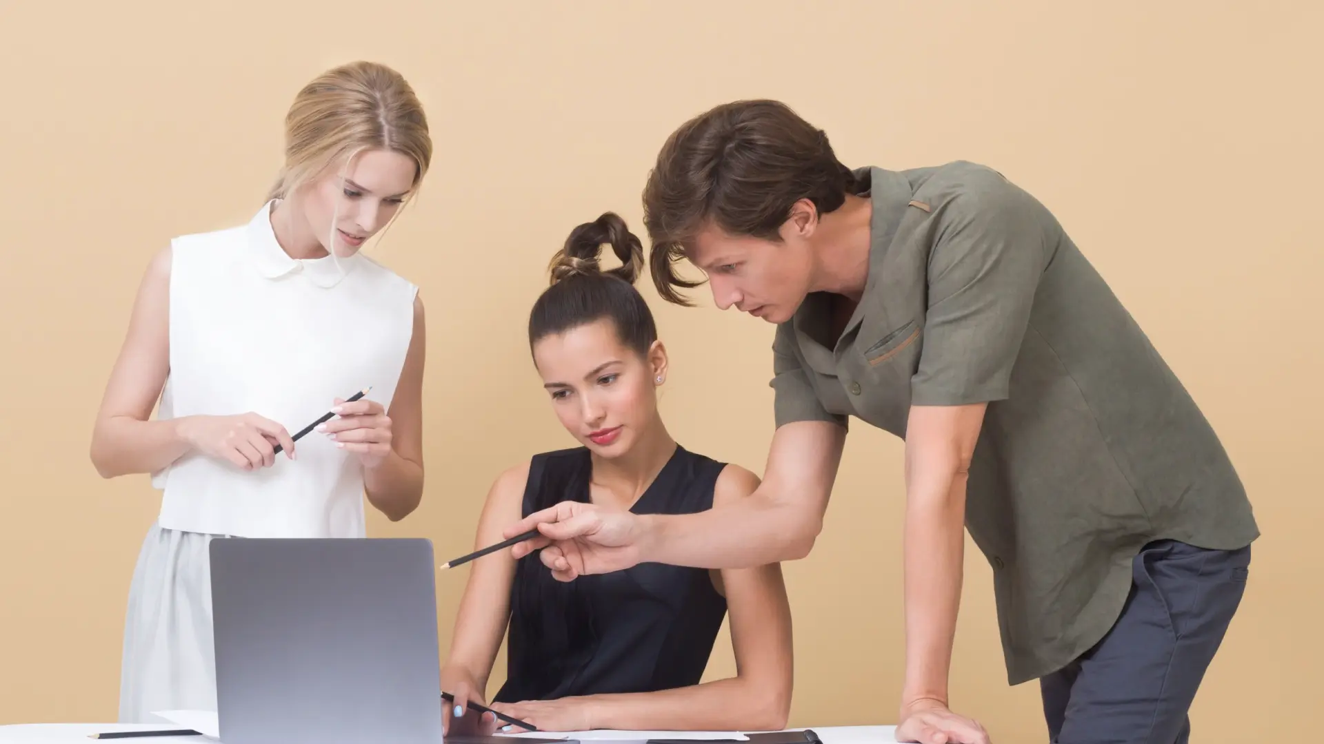 How to Successfully Navigate Website Collaboration and Feedback Challenges